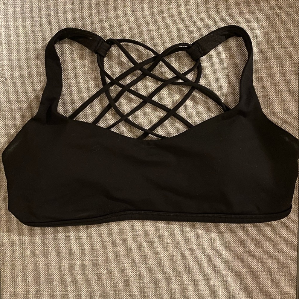 Black lululemon free to be wild bra